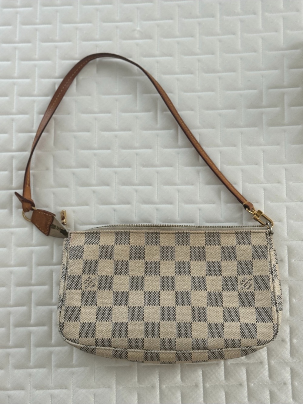 LOUIS VUITTON
Damier Azur Canvas Pochette Accessories NM Bag
